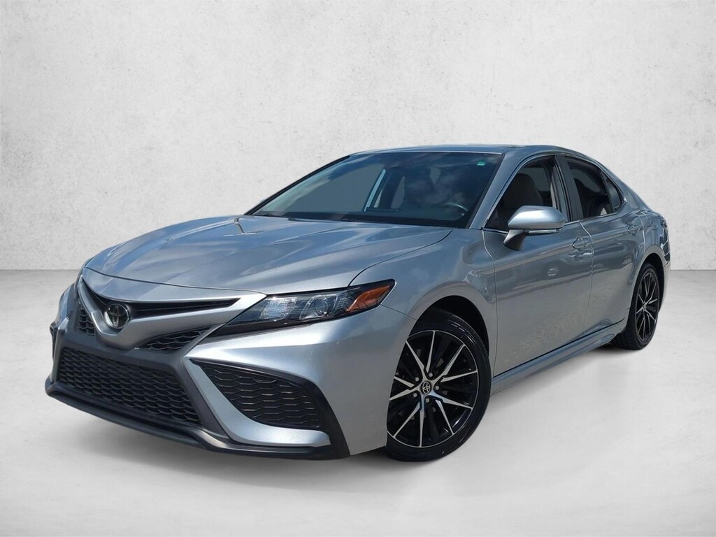 Used 2023 Toyota Camry SE Sedan