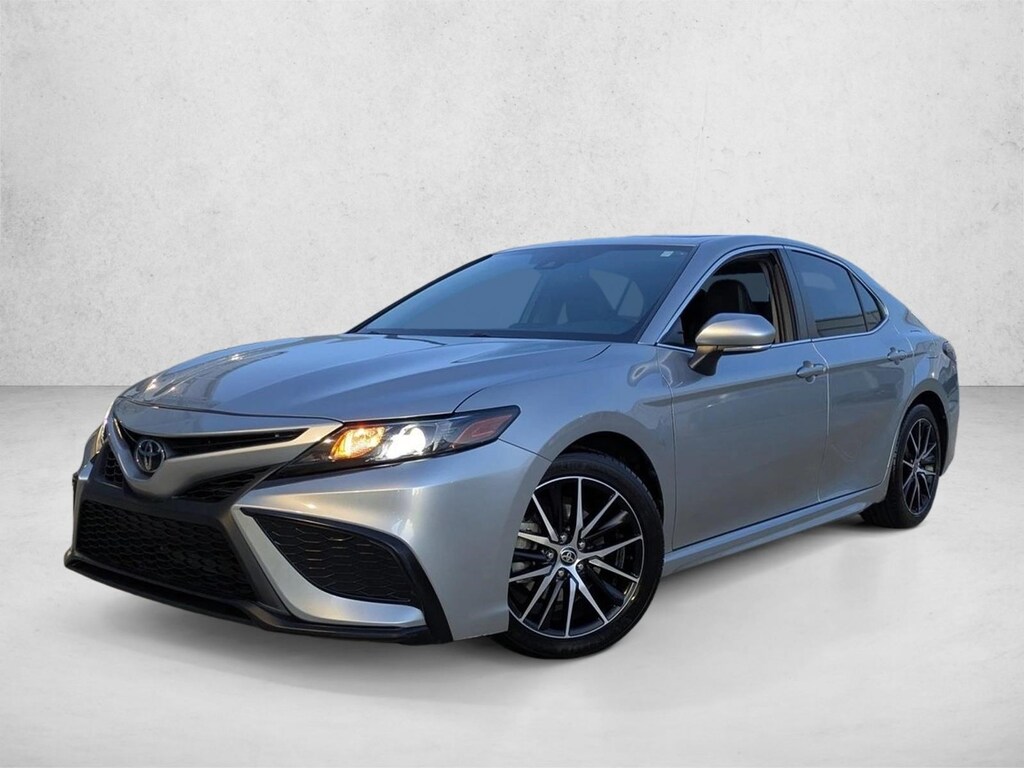 Used 2022 Toyota Camry SE Sedan