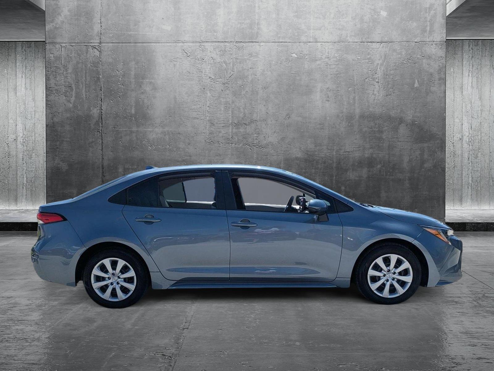 2024 Toyota Corolla LE photo 4