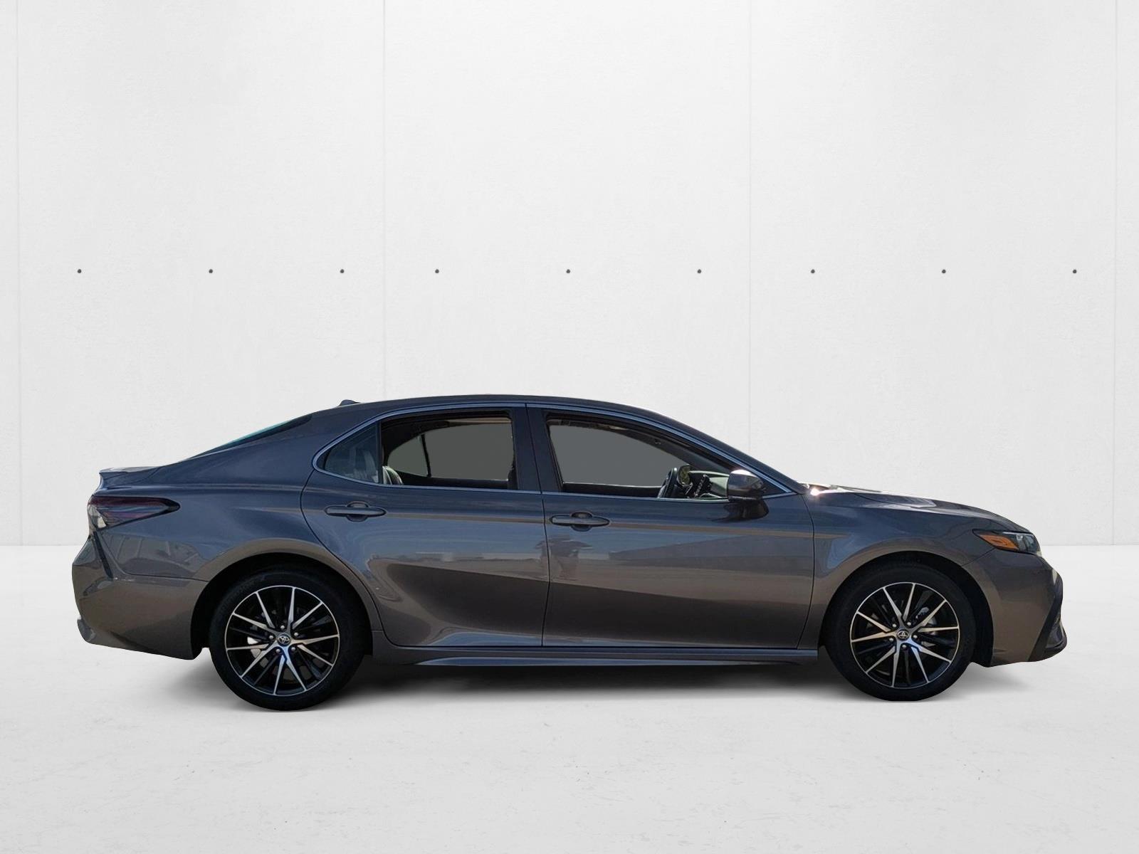 2024 Toyota Camry SE photo 4