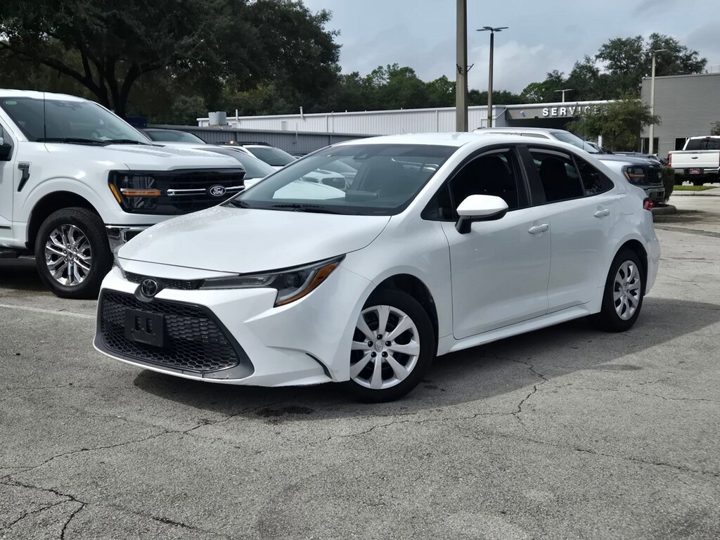 Used 2021 Toyota Corolla LE Sedan