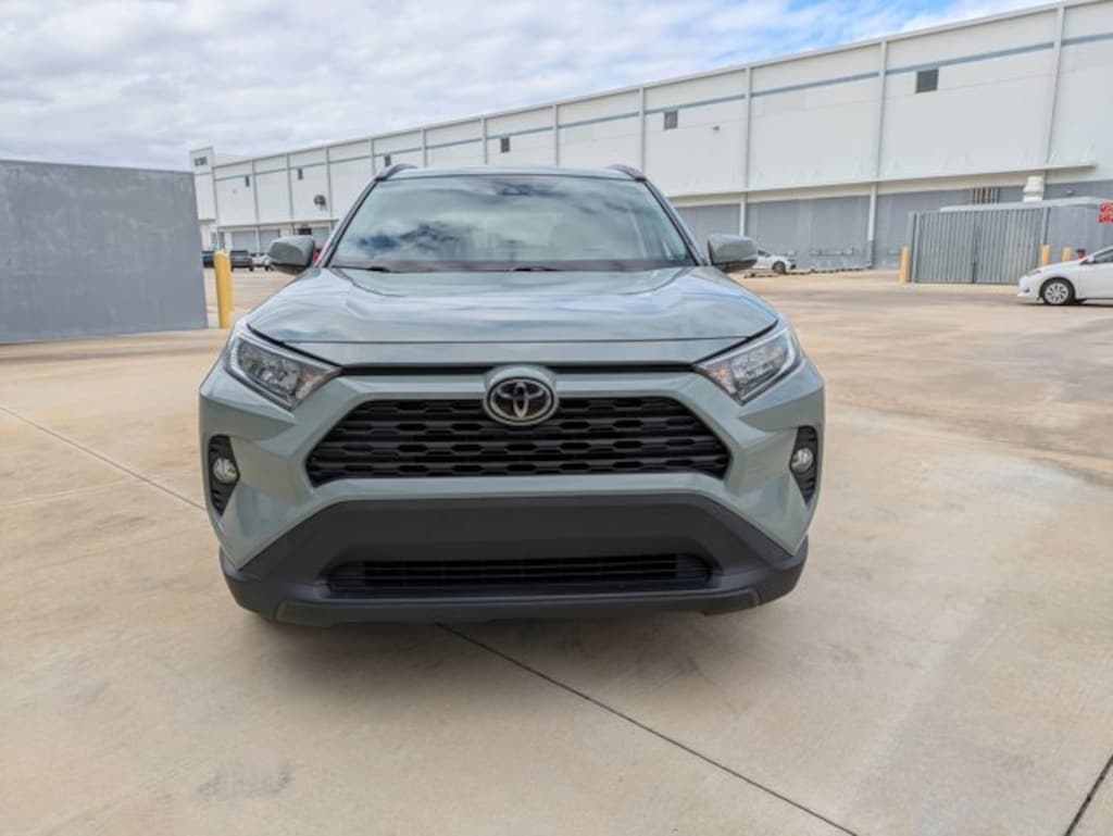 Used 2020 Toyota RAV4 XLE SUV