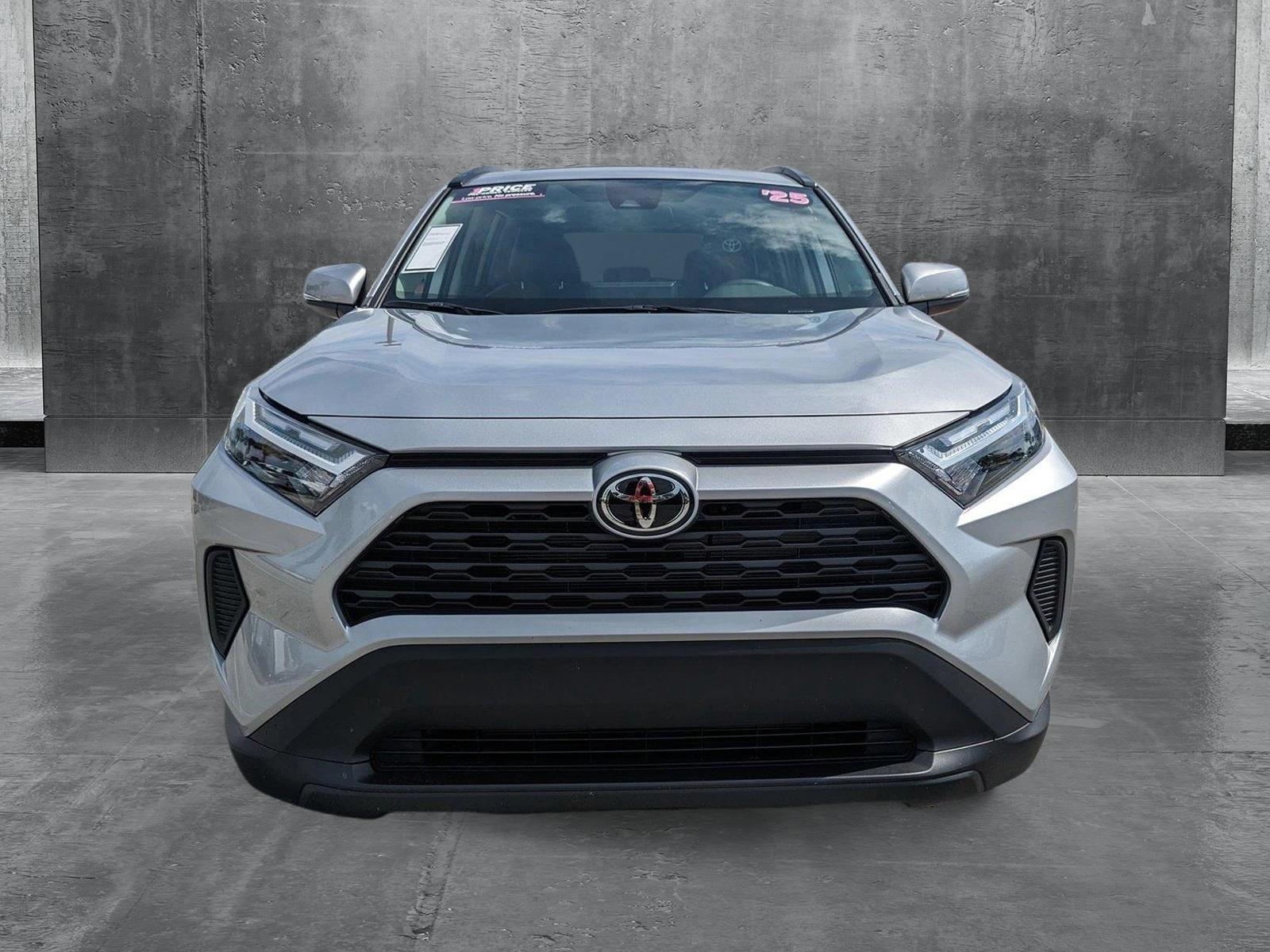 2025 Toyota RAV4 XLE photo 2