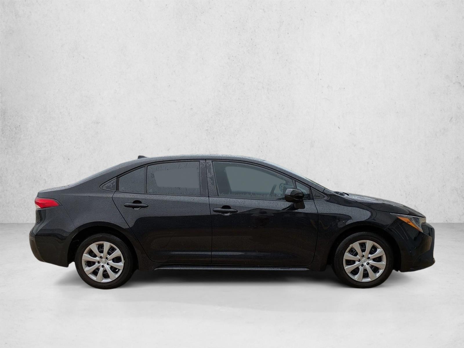 2023 Toyota Corolla LE photo 4