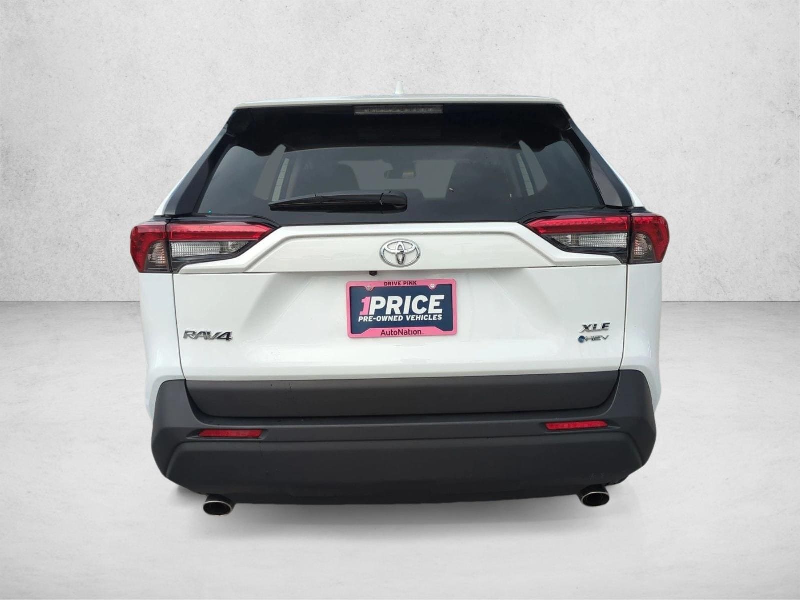 2025 Toyota RAV4 XLE - Photo 7