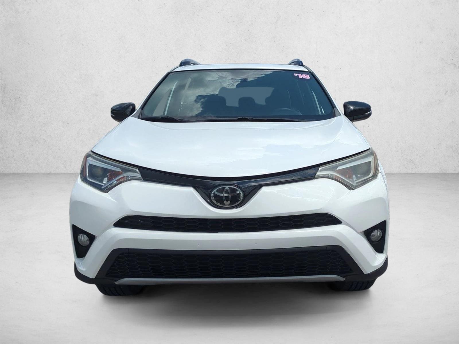 Used 2018 Toyota RAV4 SE with VIN JTMNFREV6JD111028 for sale in Winter Park, FL