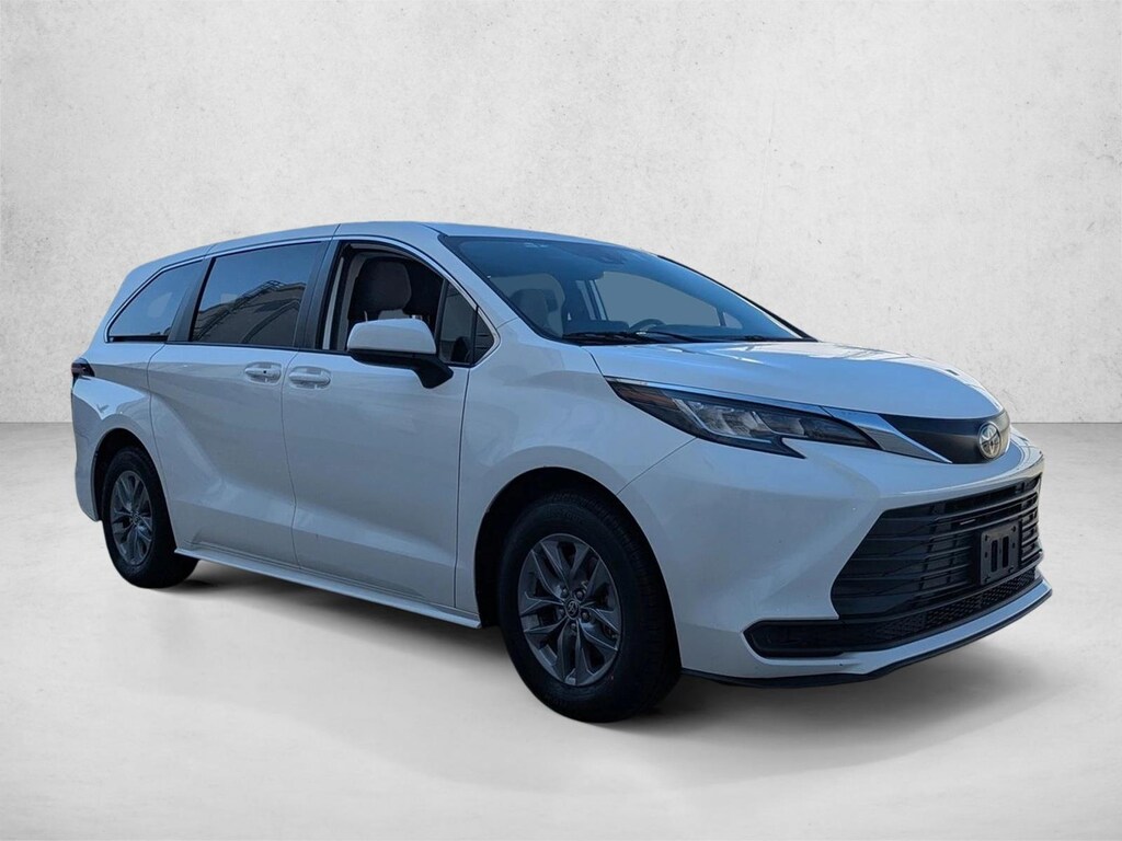 Certified 2022 Toyota Sienna LE 8 Passenger Van Passenger Van