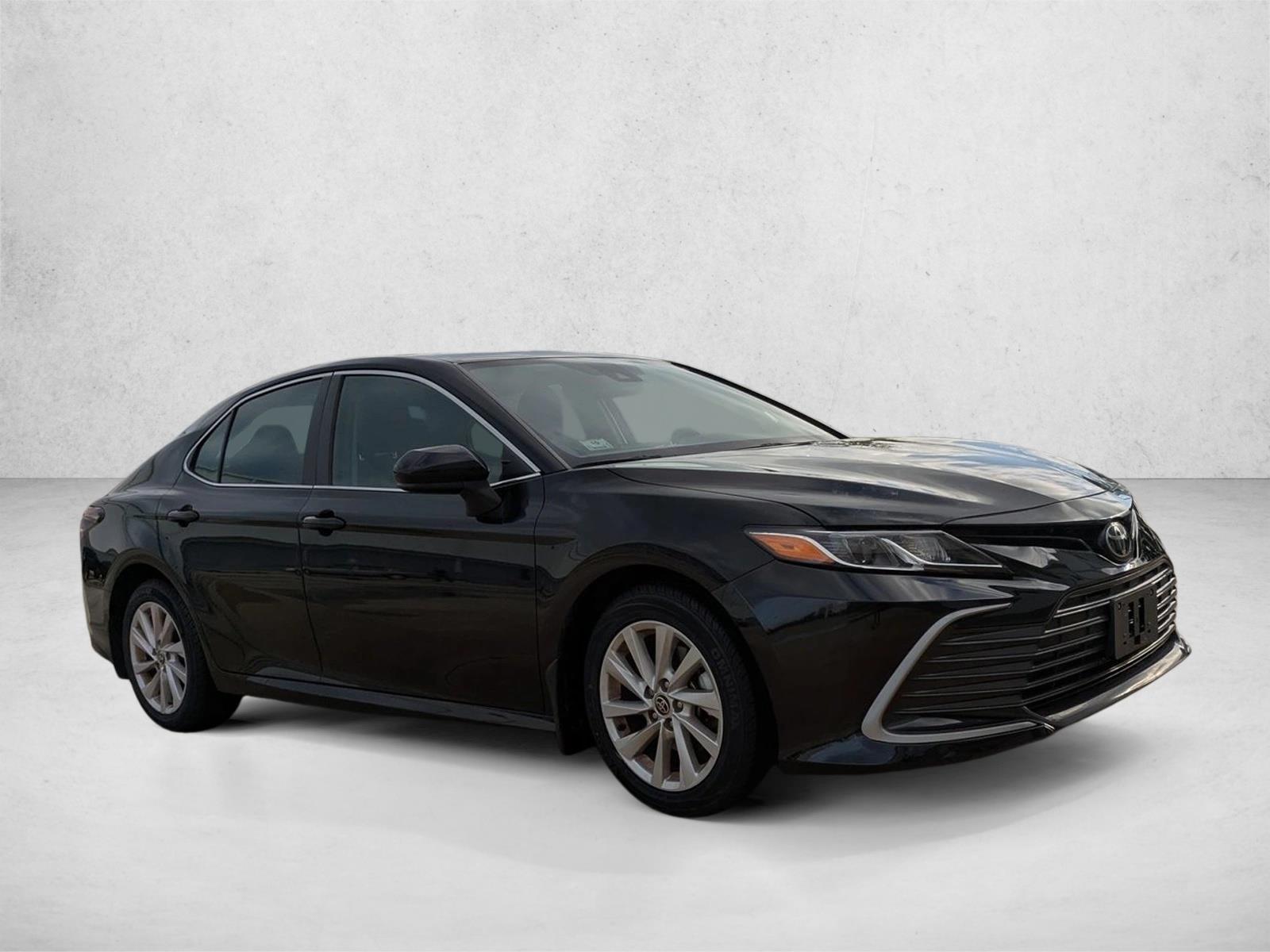 2023 Toyota Camry LE photo 2