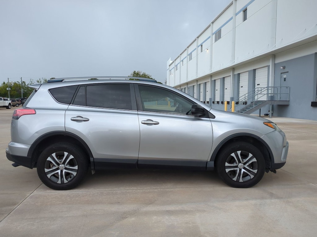 Used 2018 Toyota RAV4 LE SUV