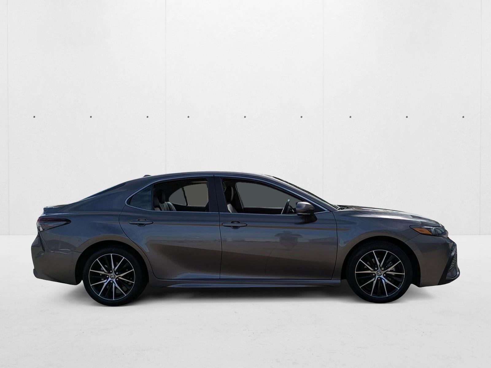2024 Toyota Camry SE photo 4