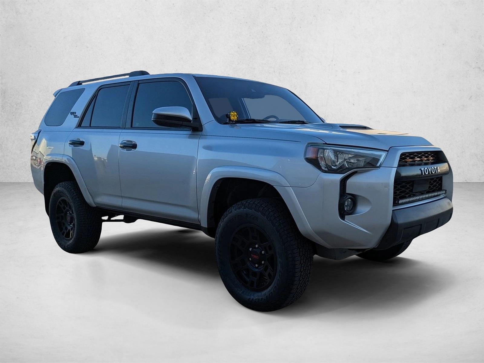 2020 Toyota 4Runner TRD 4WD photo 3