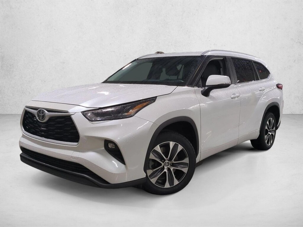 Used 2023 Toyota Highlander XLE SUV