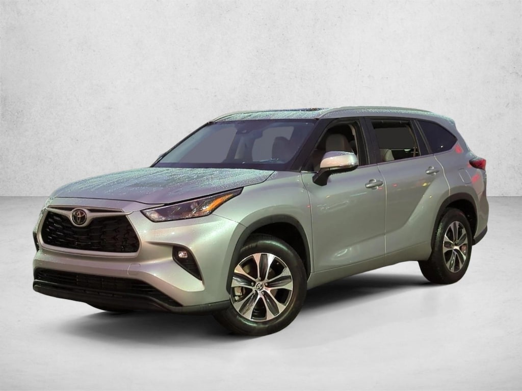 Used 2023 Toyota Highlander XLE SUV