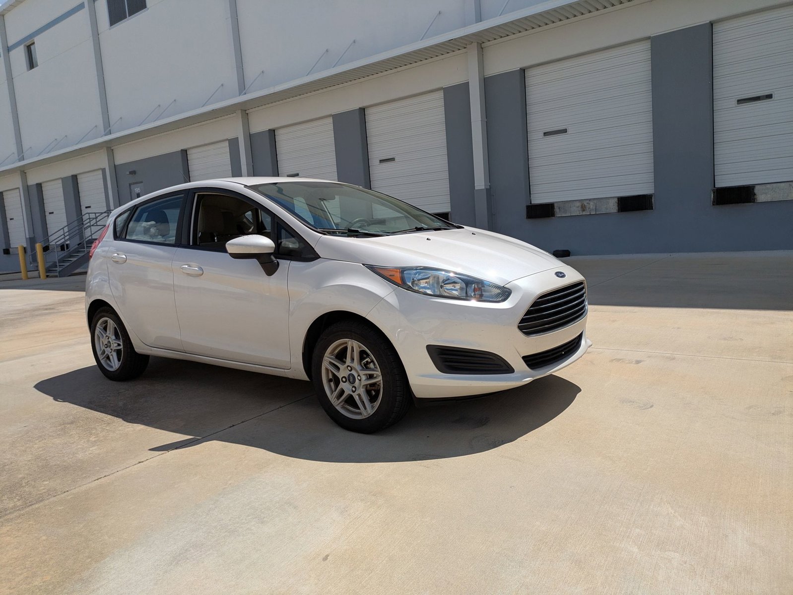 2018 Ford Fiesta SE photo 2