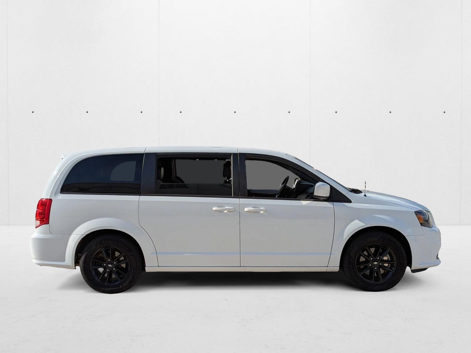 2020 Dodge Grand Caravan GT photo 3