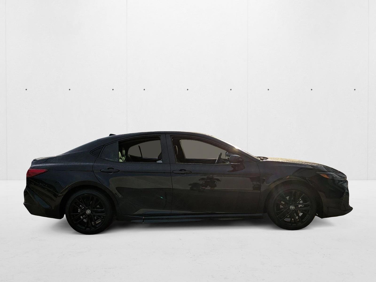2025 Toyota Camry SE photo 4