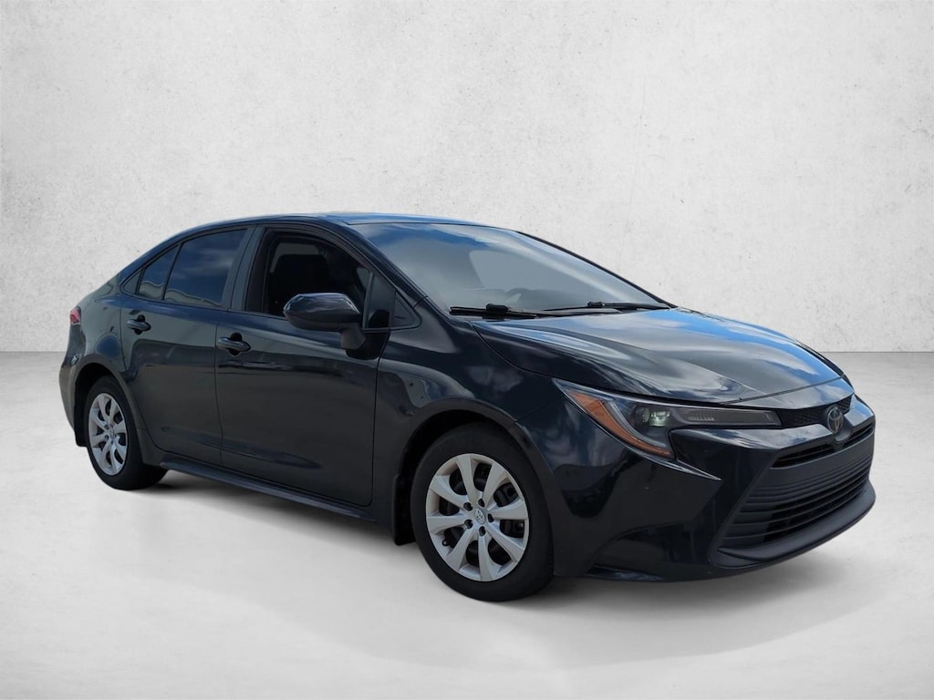 Used 2025 Toyota Corolla LE Sedan