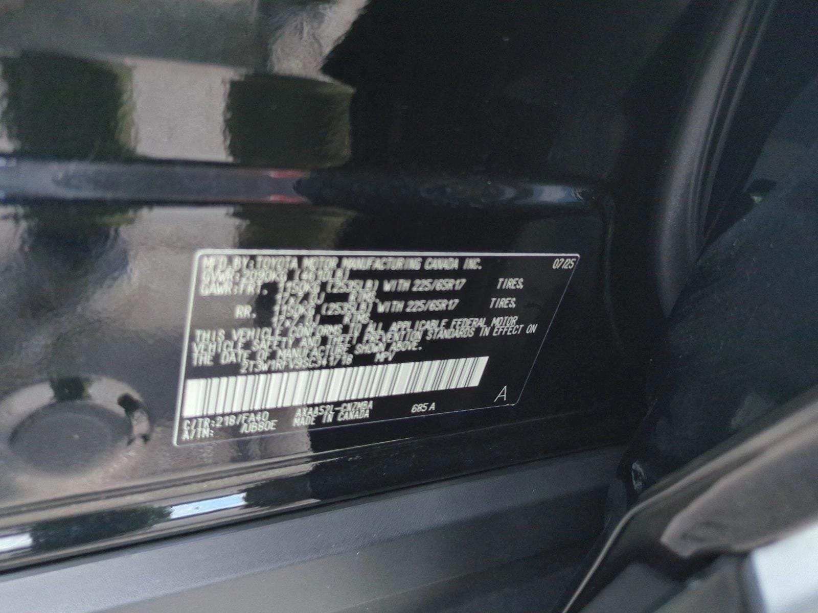 2025 Toyota RAV4 XLE - Photo 25