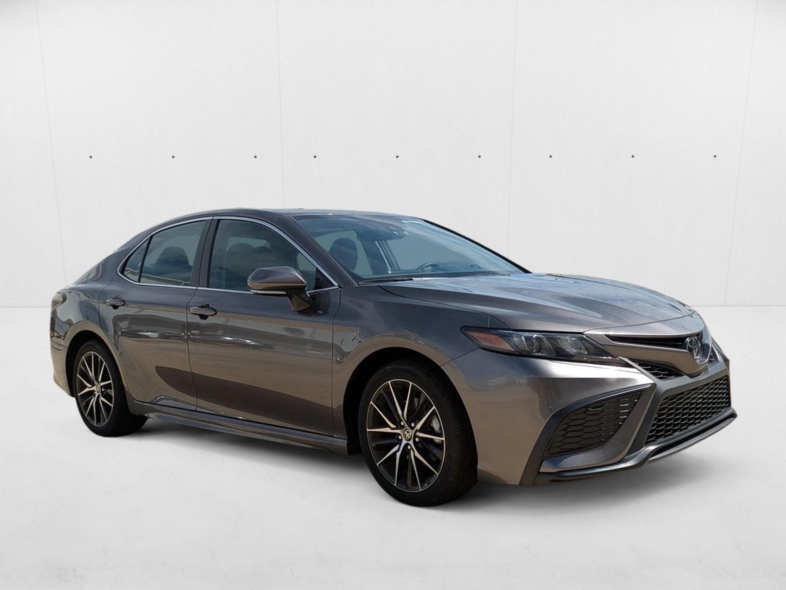 2024 Toyota Camry SE photo 3