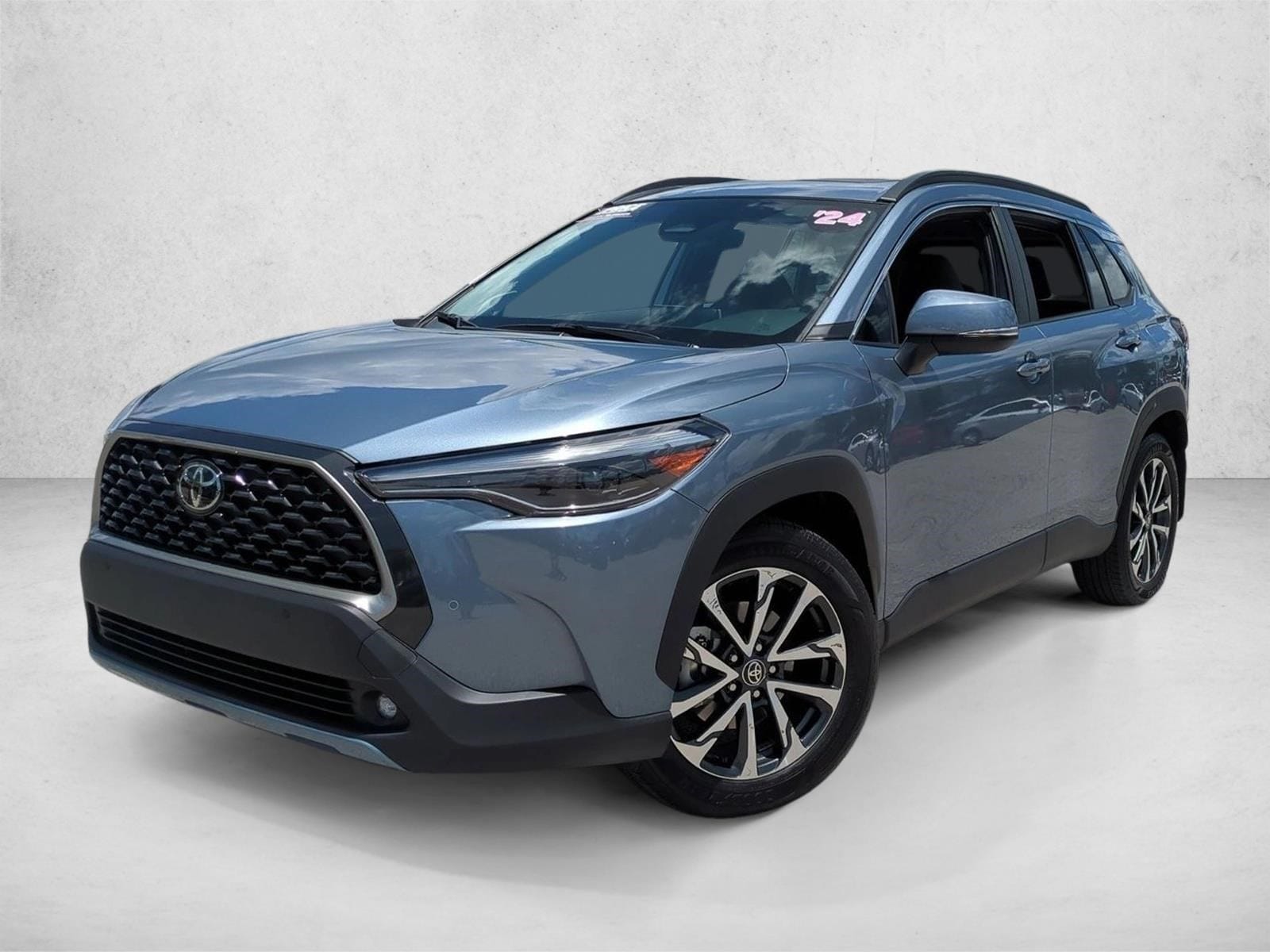 2024 Toyota Corolla Cross XLE AWD's photo