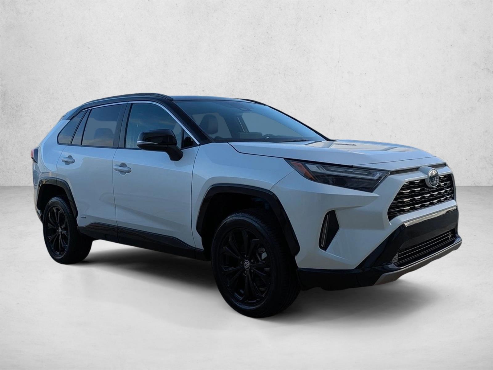 2024 Toyota RAV4 Hybrid XSE photo 3