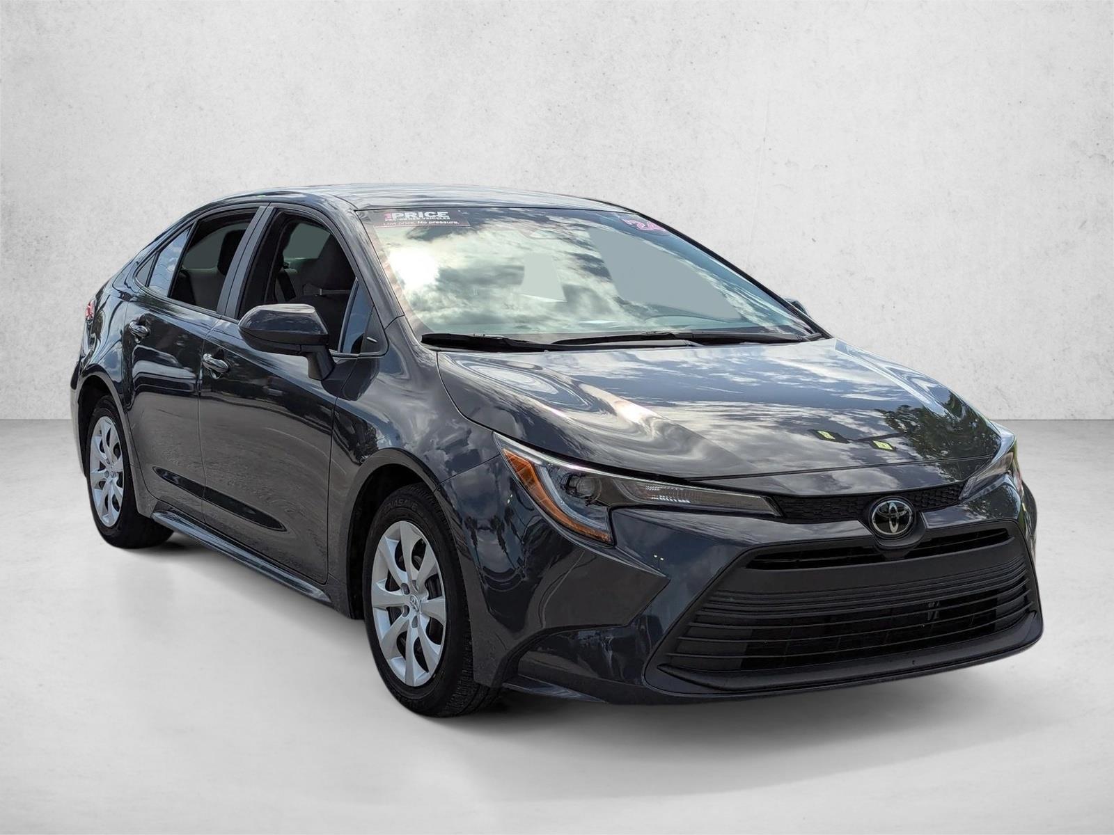 2024 Toyota Corolla LE photo 3