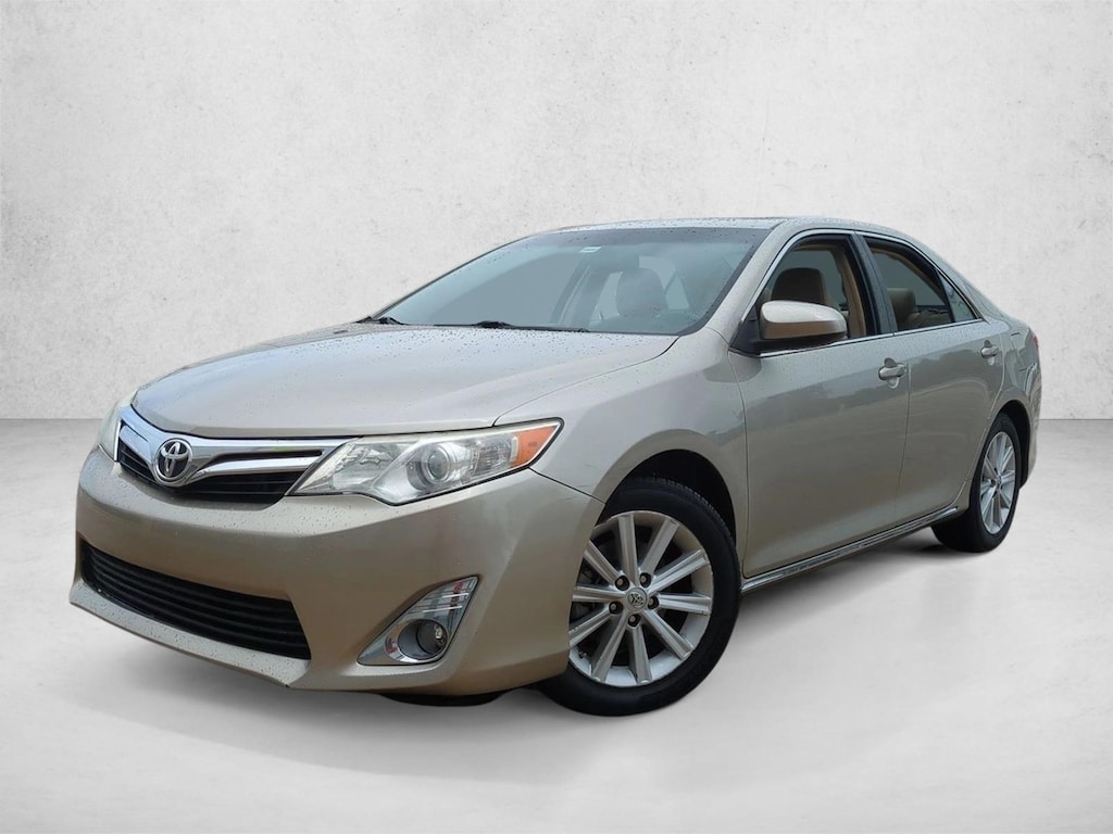 Used 2014 Toyota Camry XLE Sedan