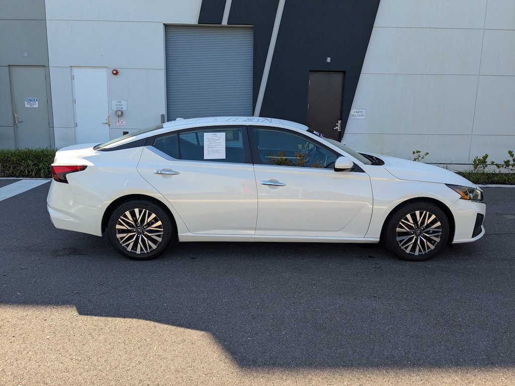 Used 2023 Nissan Altima 2.5 SV Sedan