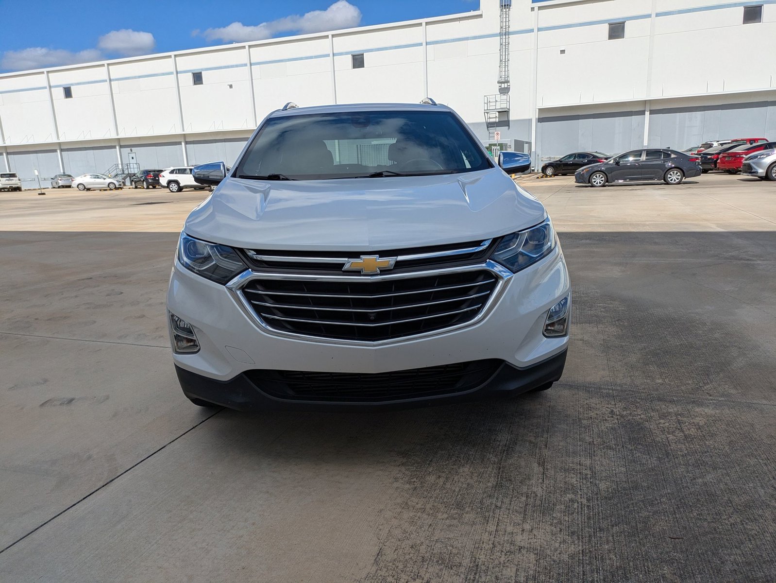 2019 Chevrolet Equinox Premier photo 2