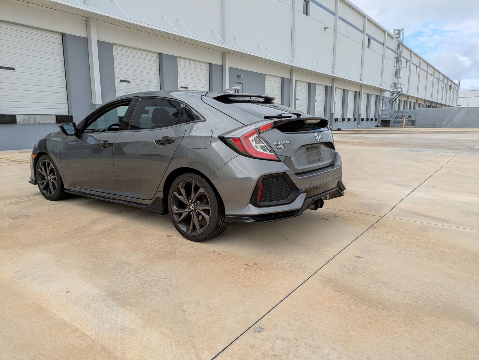 2017 Honda Civic Hatchback Sport photo 4