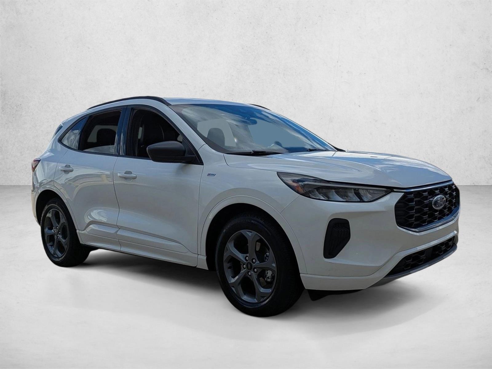 2024 Ford Escape ST-Line photo 3