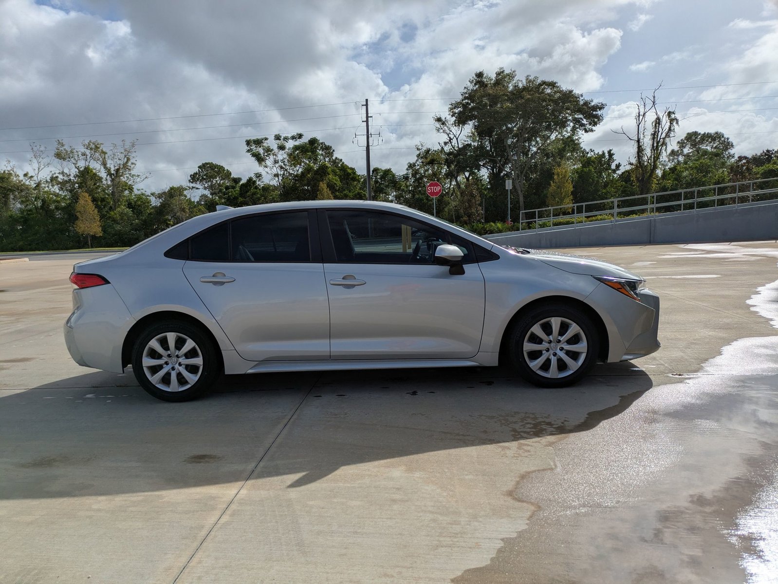 2021 Toyota Corolla LE photo 4