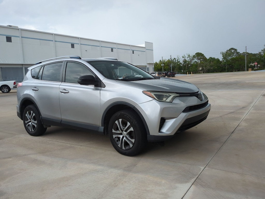 Used 2018 Toyota RAV4 LE SUV