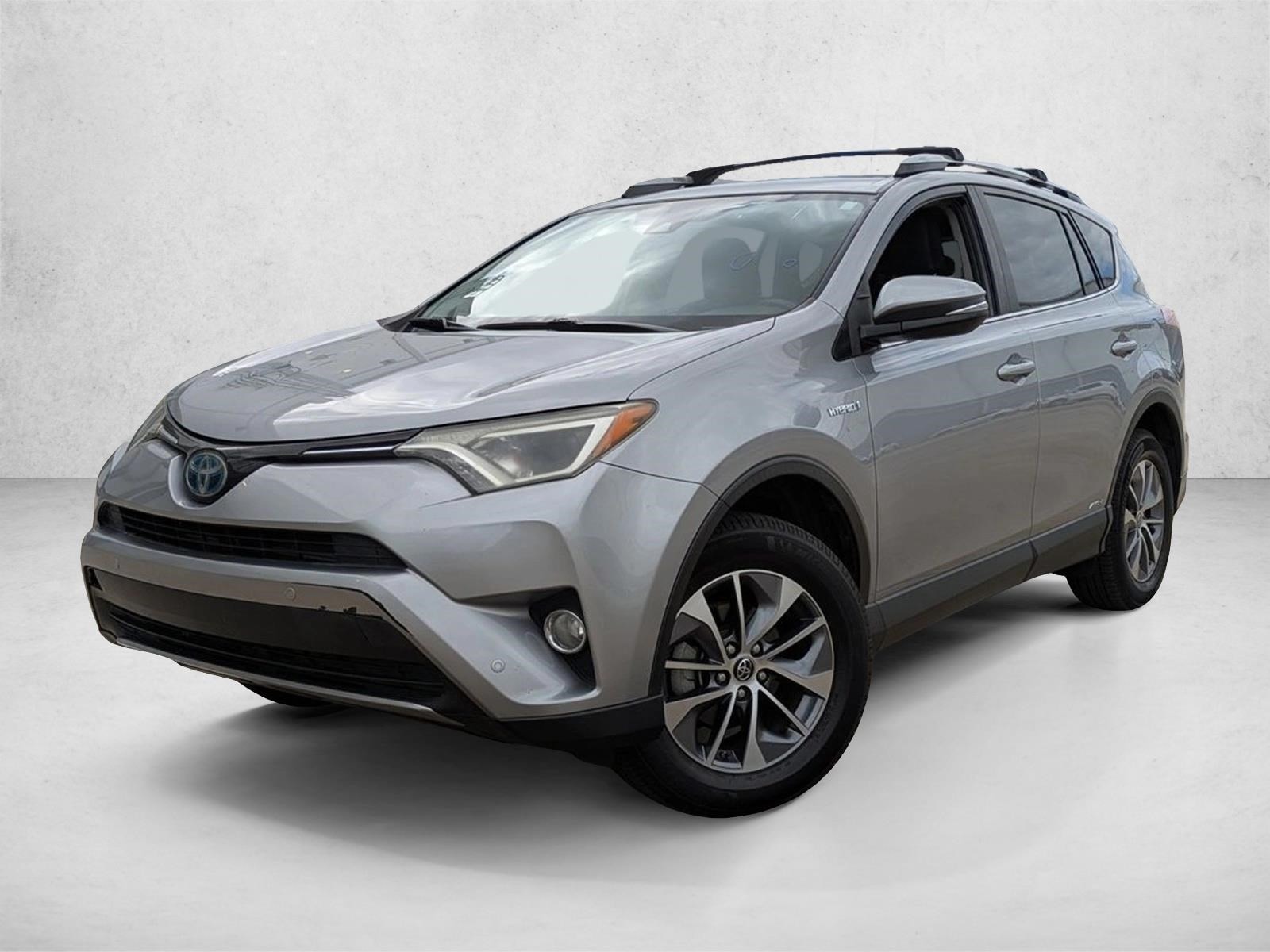 2018 Toyota RAV4 XLE's photo