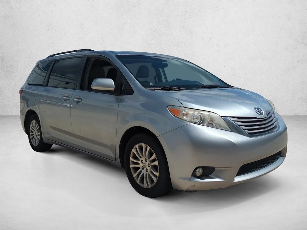 Used 2016 Toyota Sienna XLE 8 Passenger Van