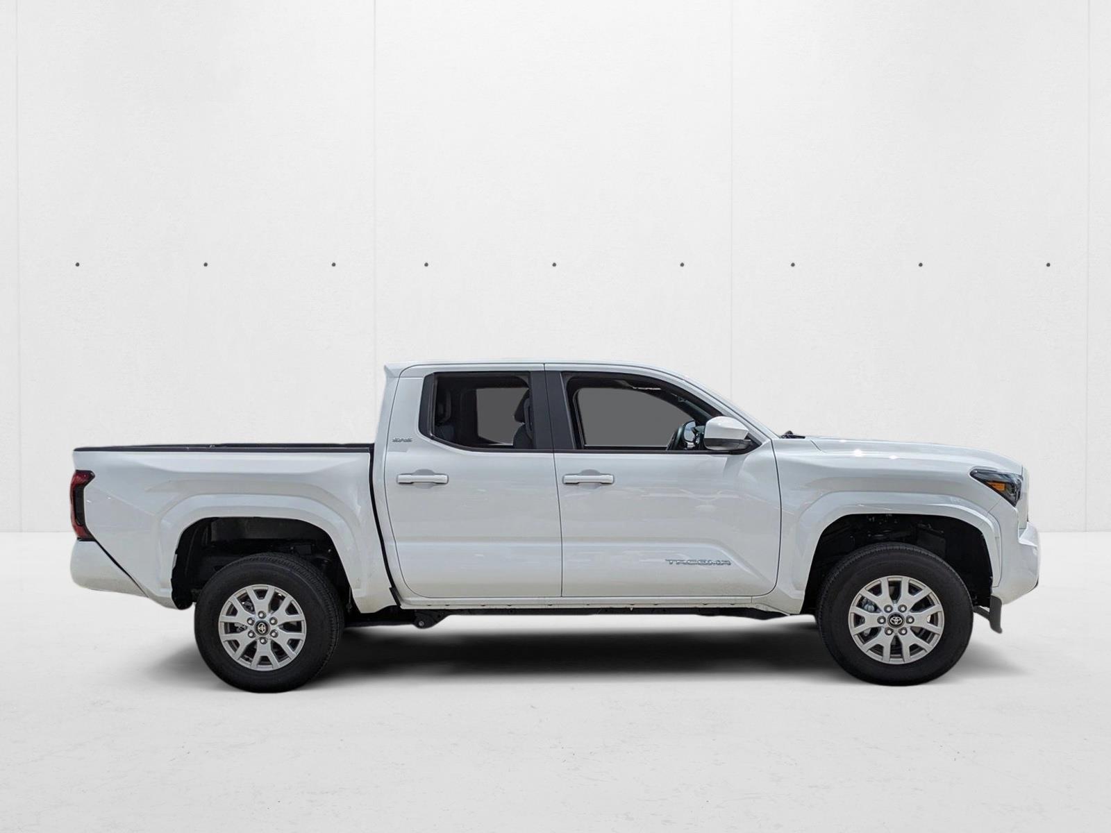 2024 Toyota Tacoma SR5 4x4 photo 4