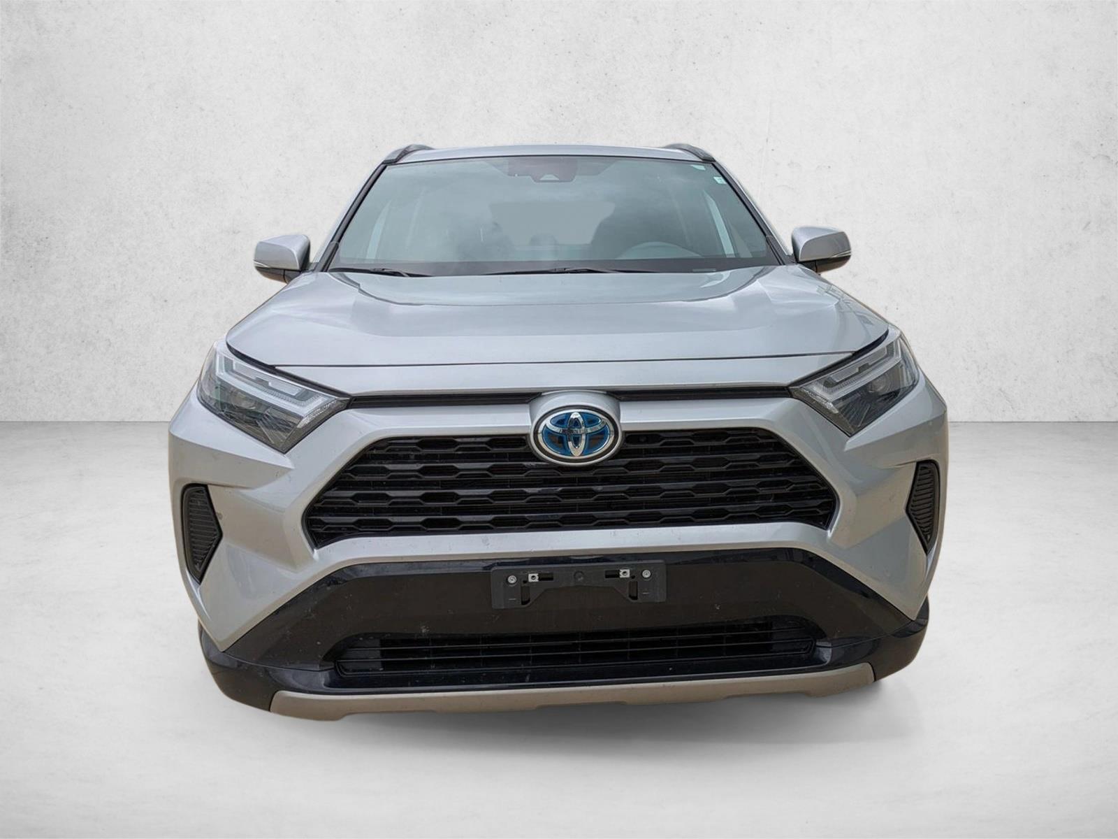 2024 Toyota RAV4 Hybrid SE photo 2