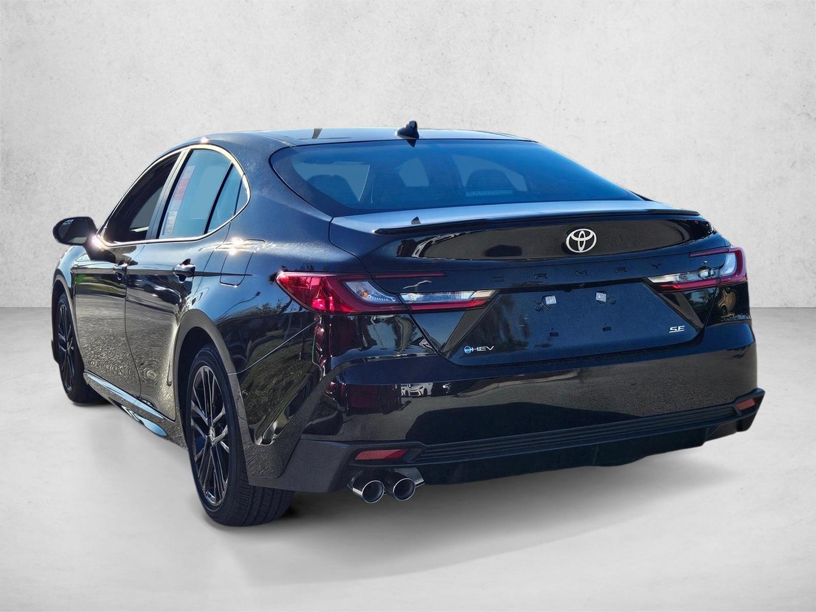 2026 Toyota Camry SE - Photo 8