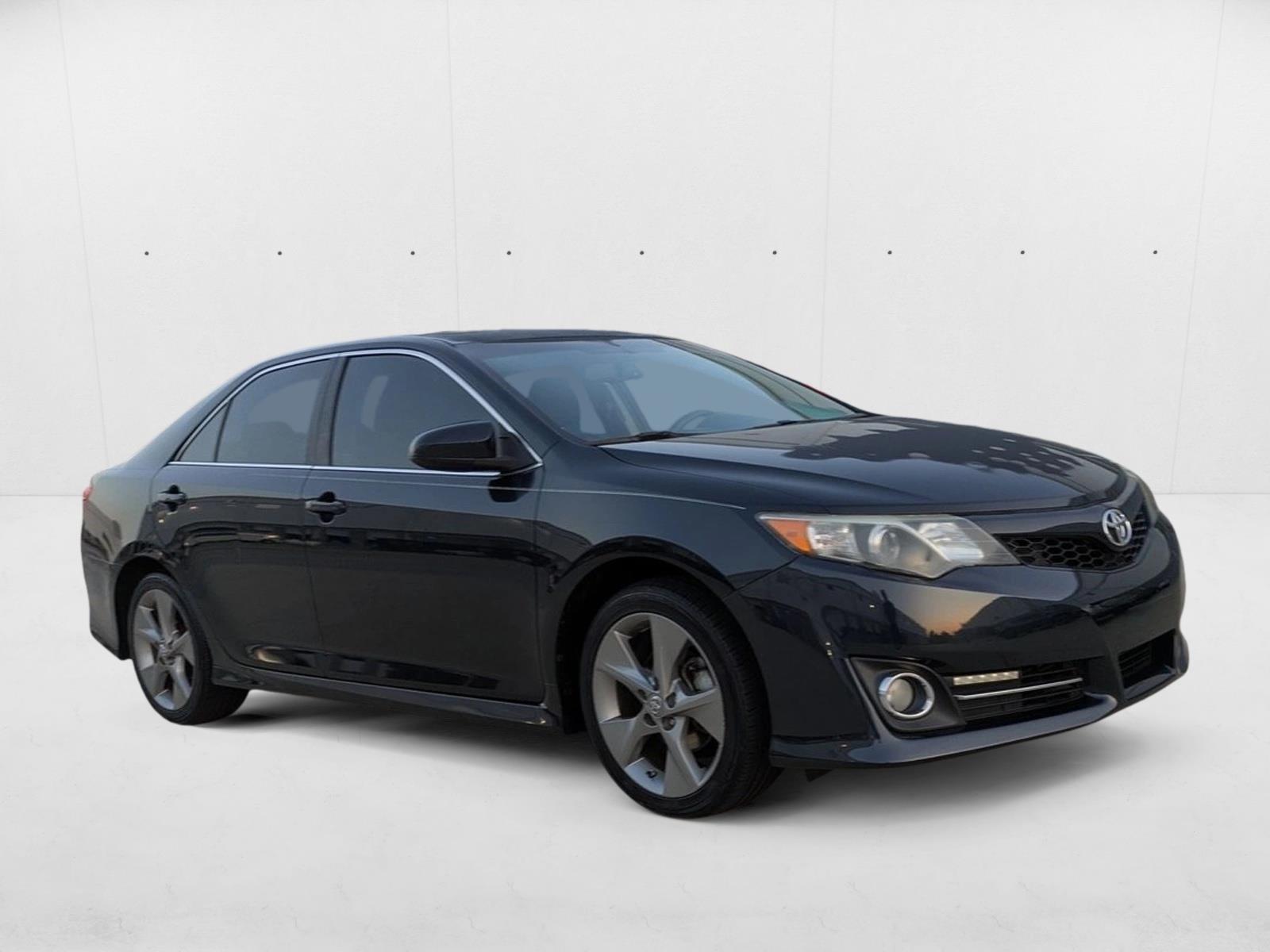 2013 Toyota Camry SE V6 photo 3