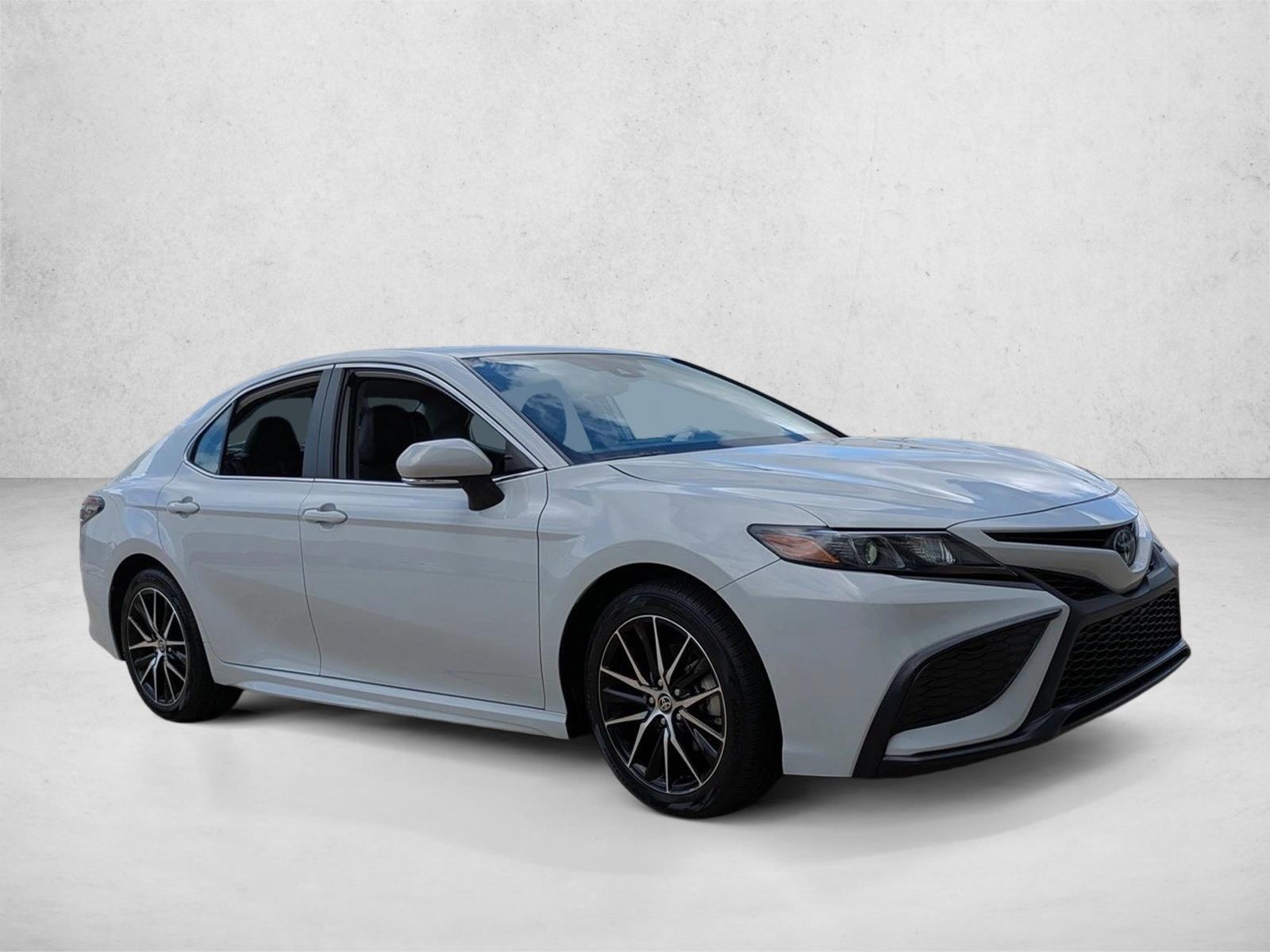 2024 Toyota Camry SE photo 3