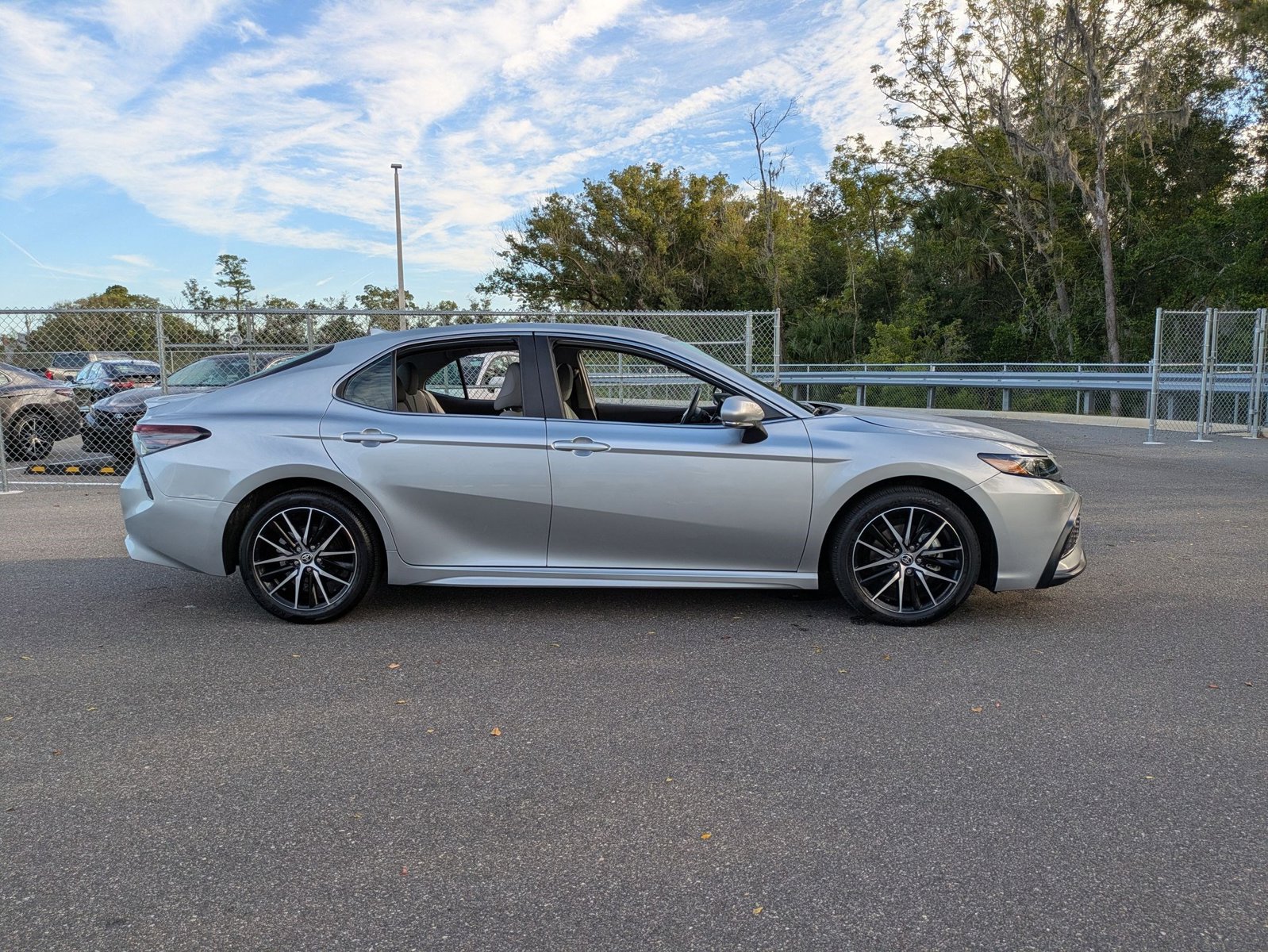 2024 Toyota Camry SE photo 4