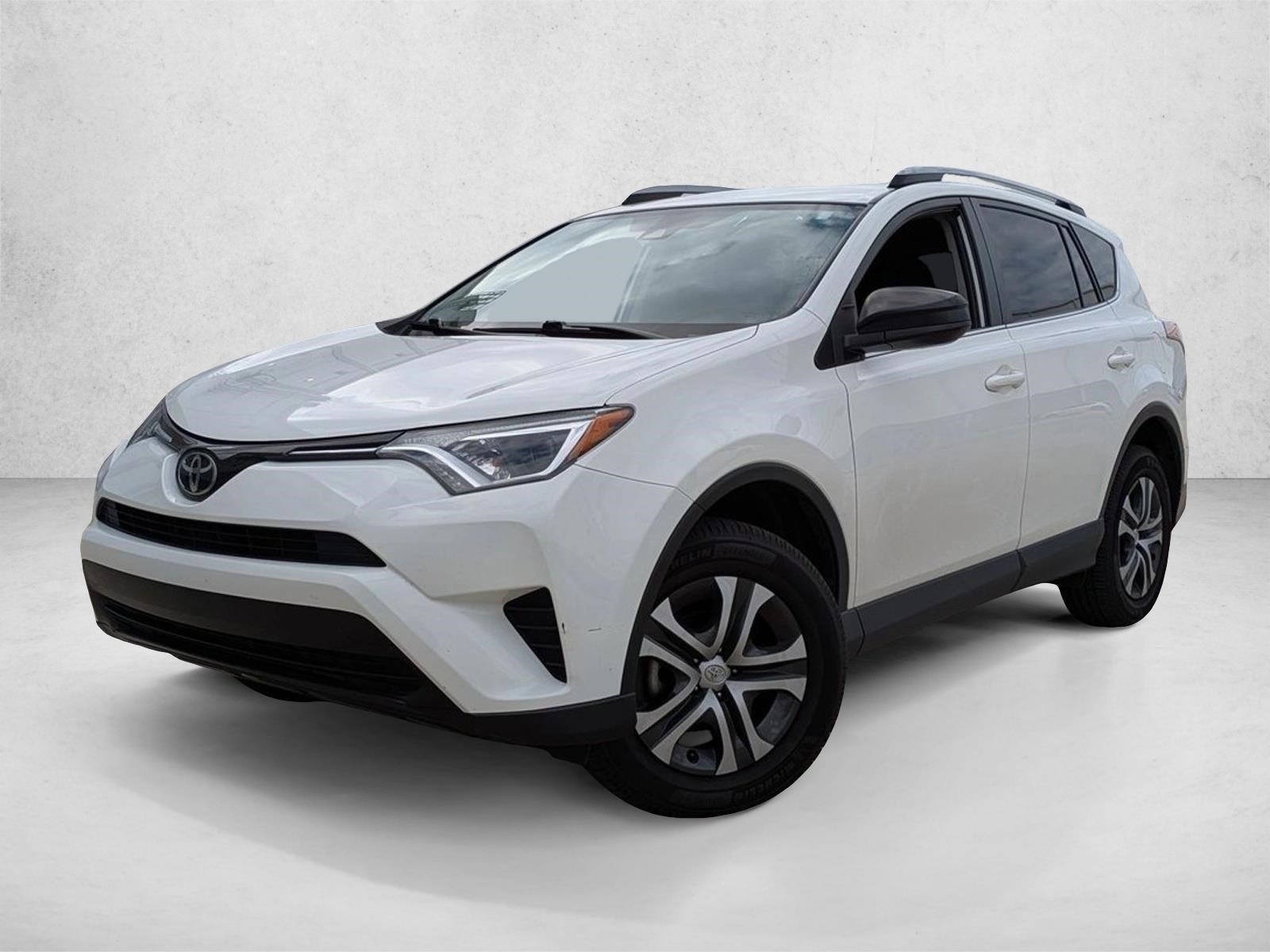 2017 Toyota RAV4 LE's photo