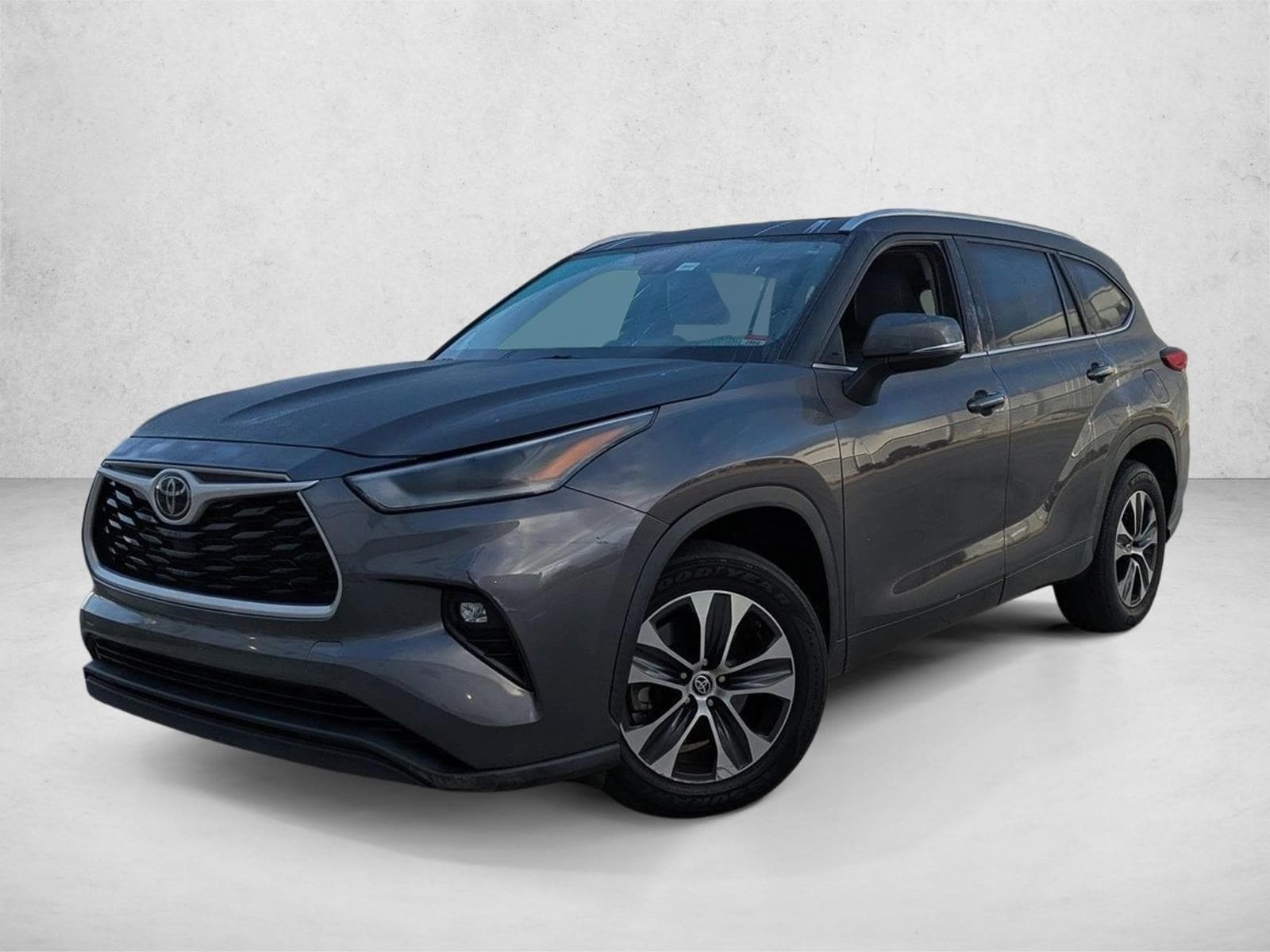 2021 Toyota Highlander XLE's photo