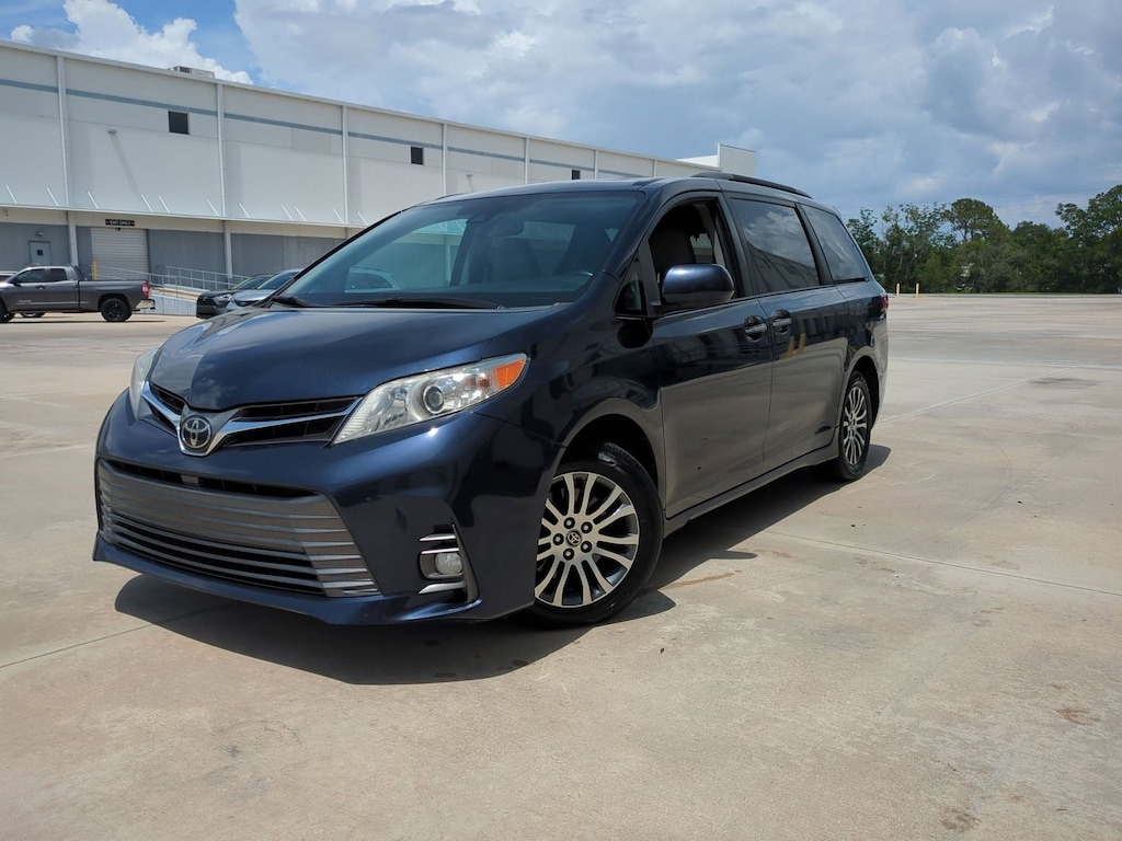 Certified 2020 Toyota Sienna XLE 7 Passenger Auto Access Seat Van