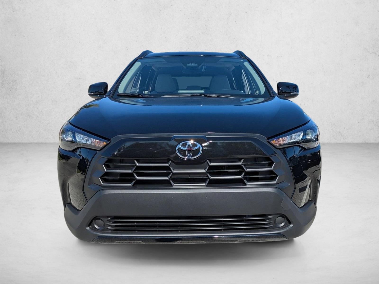 2026 Toyota Corolla Cross LE photo 2