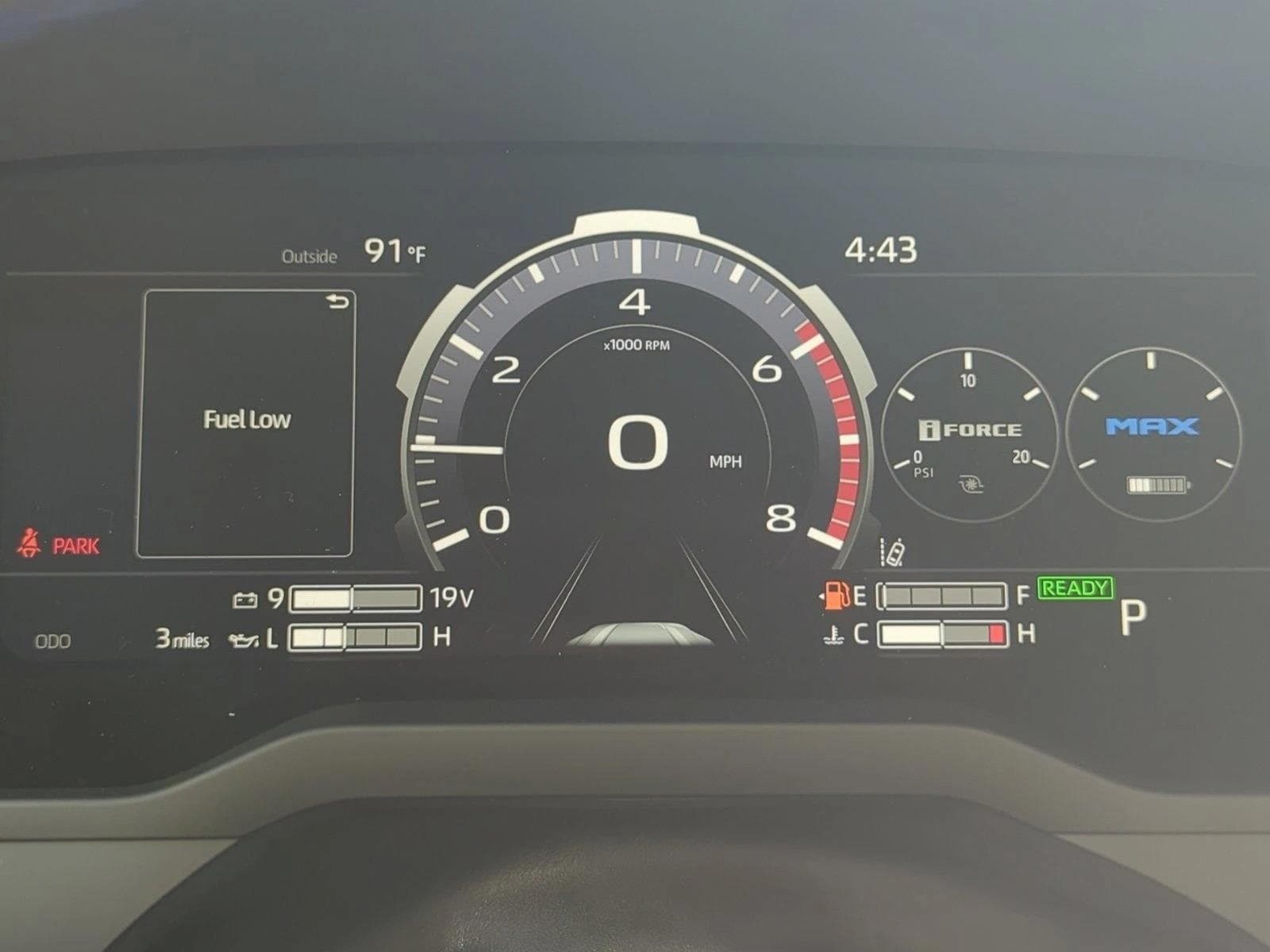 2025 Toyota Tundra Platinum - Photo 11