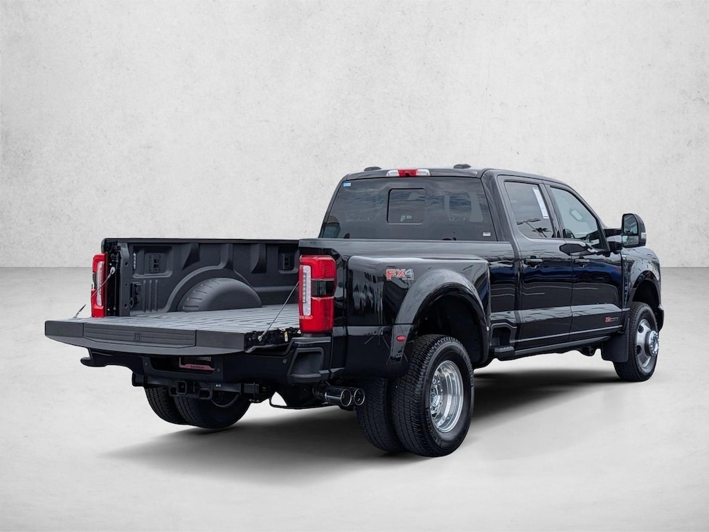 New 2026 Ford F-350 Platinum Truck Crew Cab