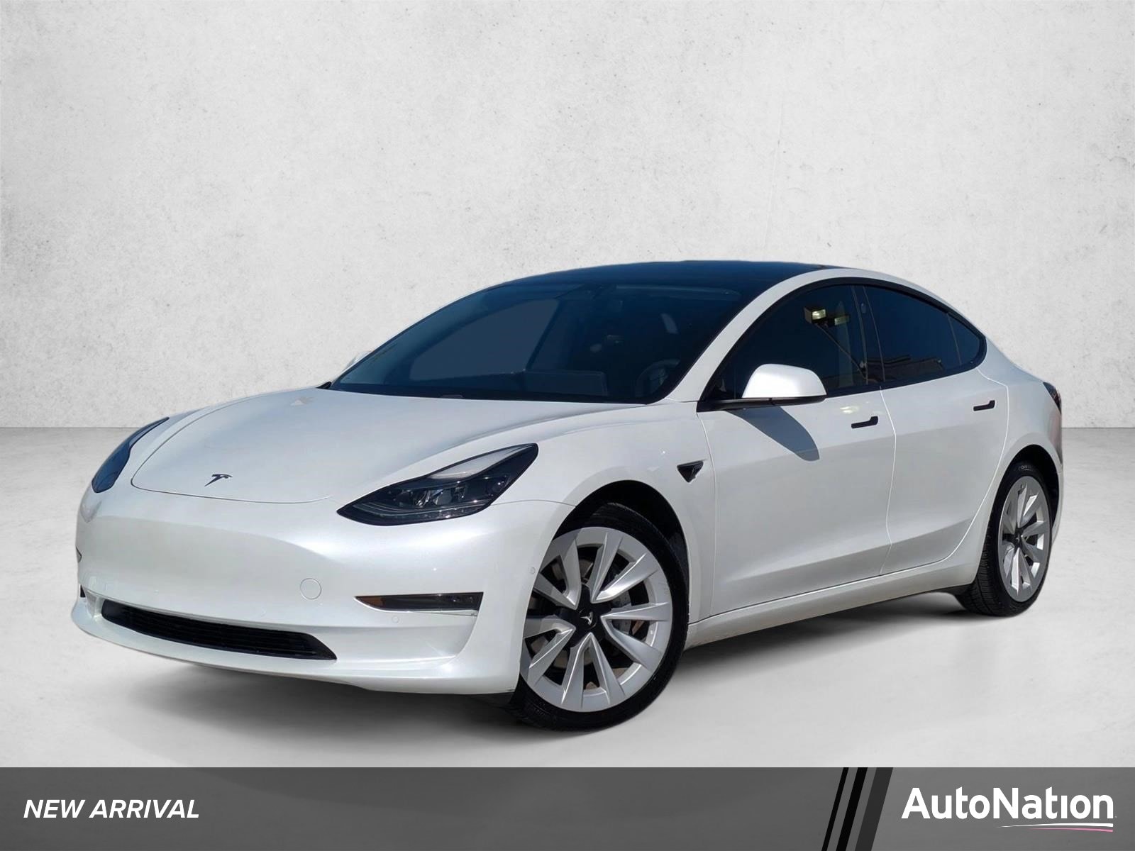 2021 Tesla Model 3 Standard Range Plus's photo