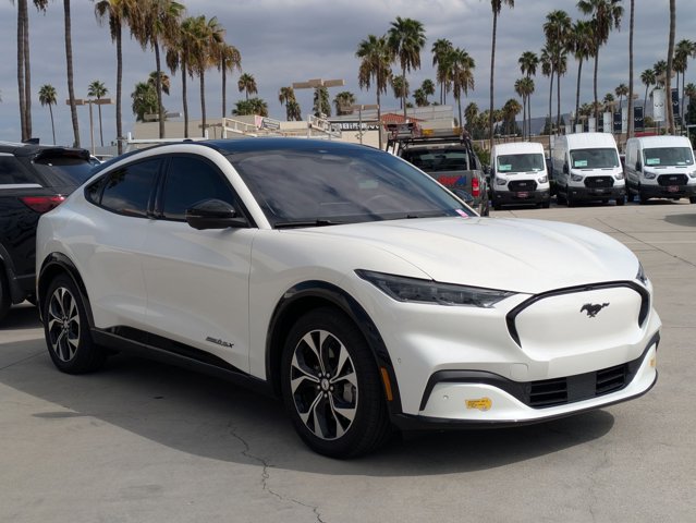 2021 Ford Mustang Mach-E Premium photo 3
