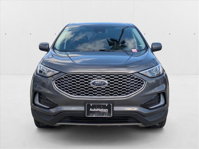 2024 Ford Edge SEL photo 2